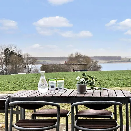 3 Bedroom Cozy In Nyaraló *